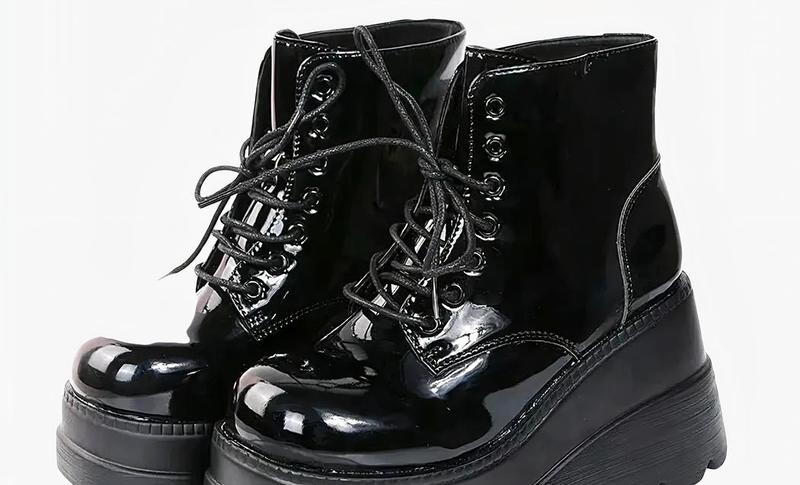 IMG_07_2024_botte_chunky_noire_style_moderne_01-image-1.jpeg