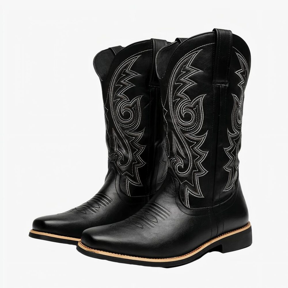Botte cowboy homme authentique et brodée sur fond blanc