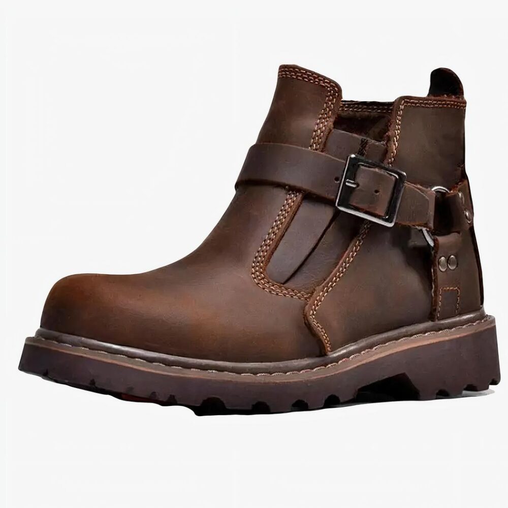 Botte cowboy homme marron et courte de style rétro sur fond gris