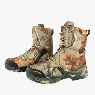 Botte militaire homme résistante avec motif forestier sur fond blanc