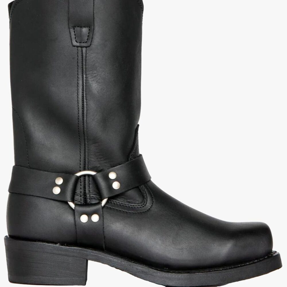 Botte mollet large homme noire et rétro à talon sur fond blanc
