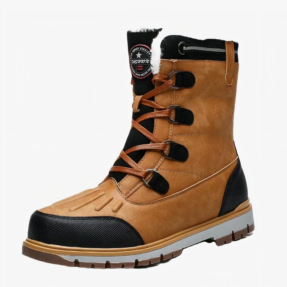 Botte de neige homme marron et imperméable en cuir sur fond blanc