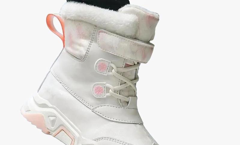 IMG_07_2024_botte_neige_style_moderne_enfant_04-image-1.jpeg