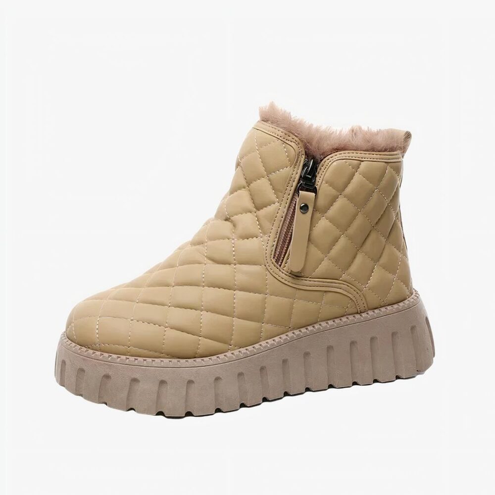 Botte plateforme femme avec formes géométriques sur fond blanc