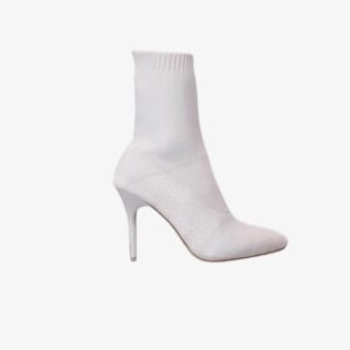 Botte chaussette durable et respirante sur fond blanc