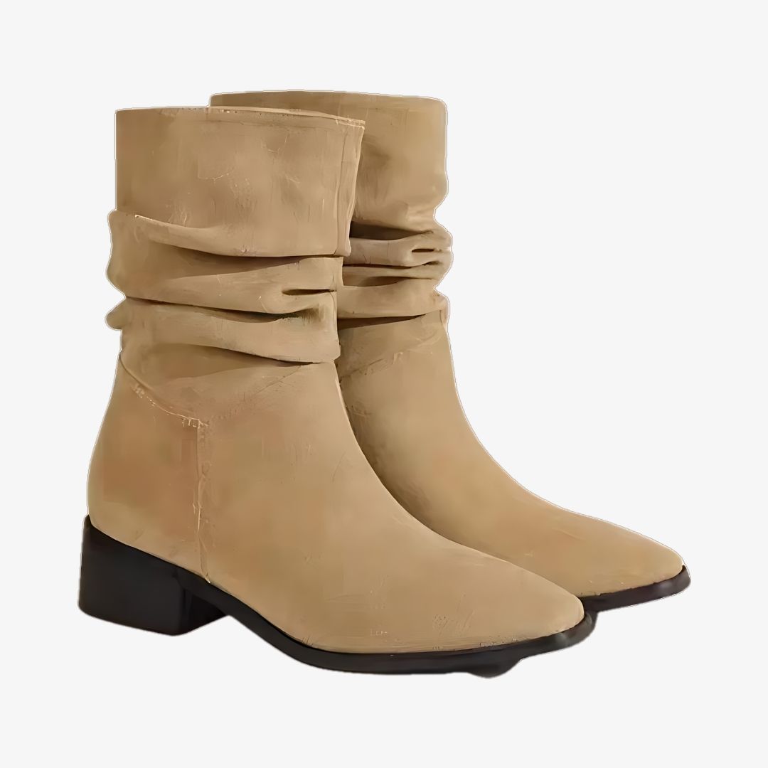 Botte été tendance au style décontracté sur fond blanc