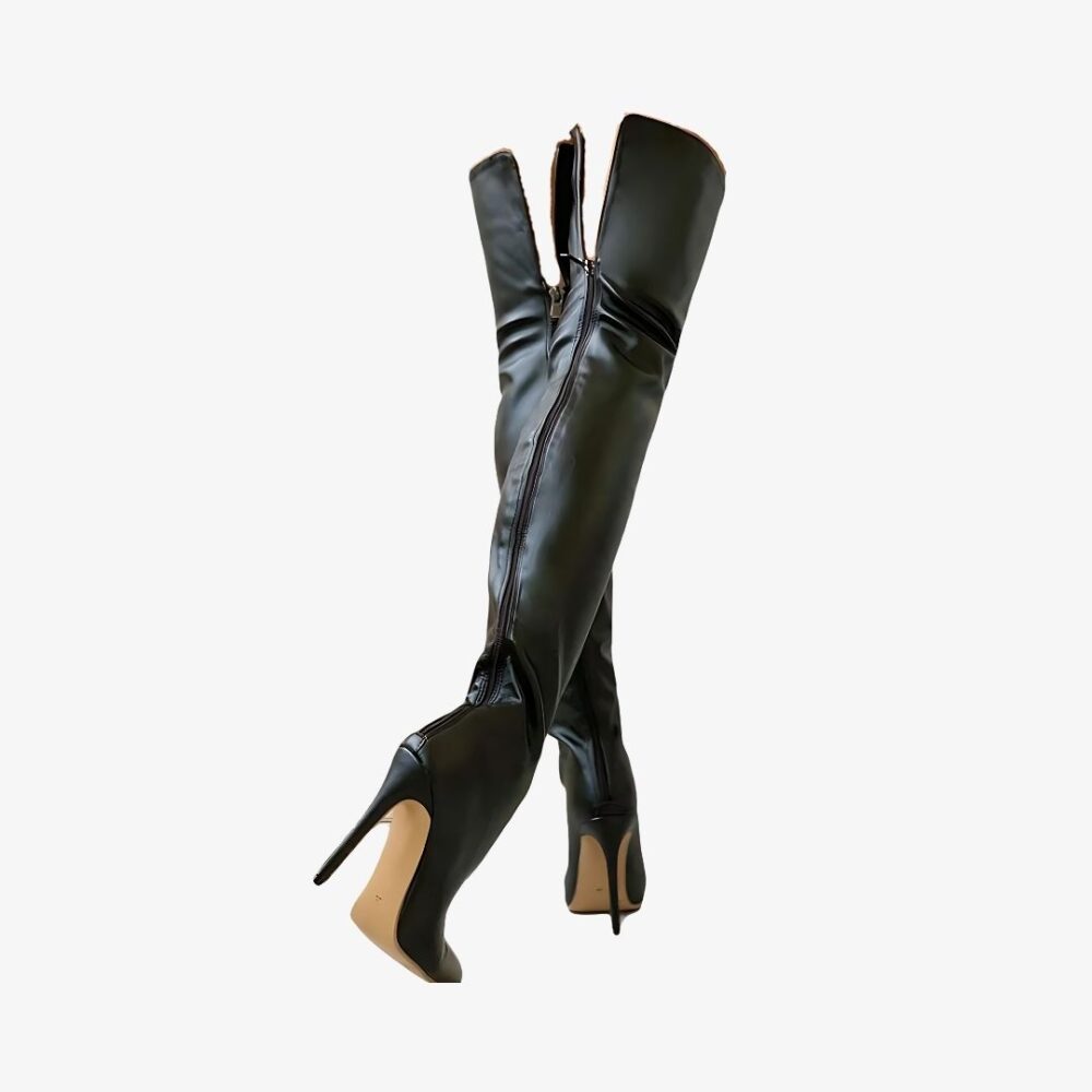 Botte hiver haute sexy et raffinée sur fond blanc