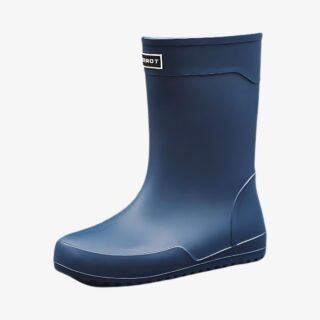 Botte de jardin bleue résistante et durable sur fond blanc