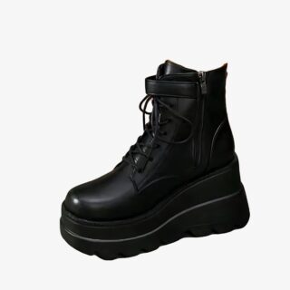 Botte plateforme à lacets et fermeture éclair pour femme sur fond blanc