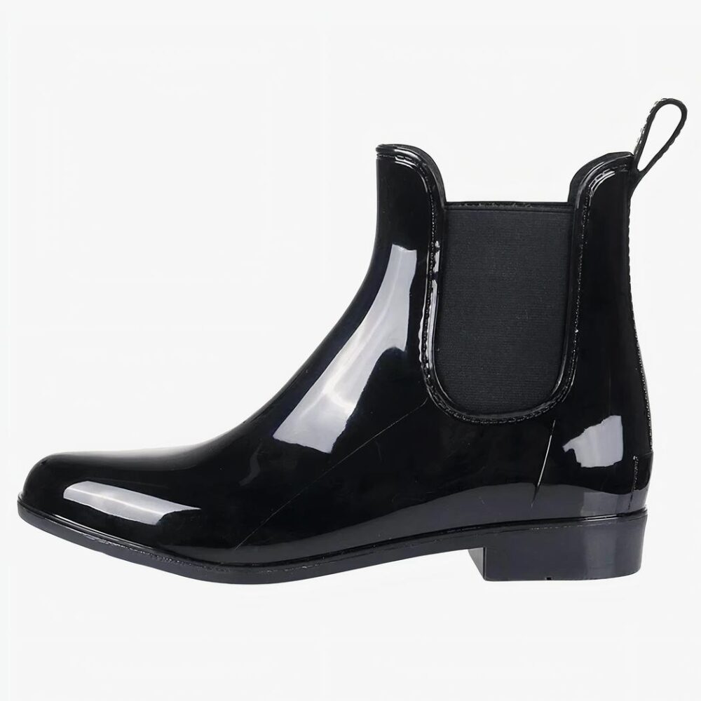 Botte de pluie femme souple et brillante à talon sur fond gris